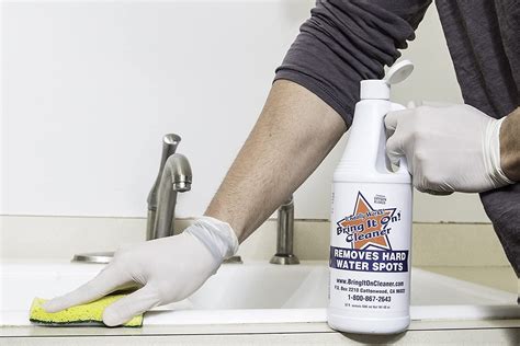 The ultimate bathroom cleaning hack: the Magic clean bathroom cleaner